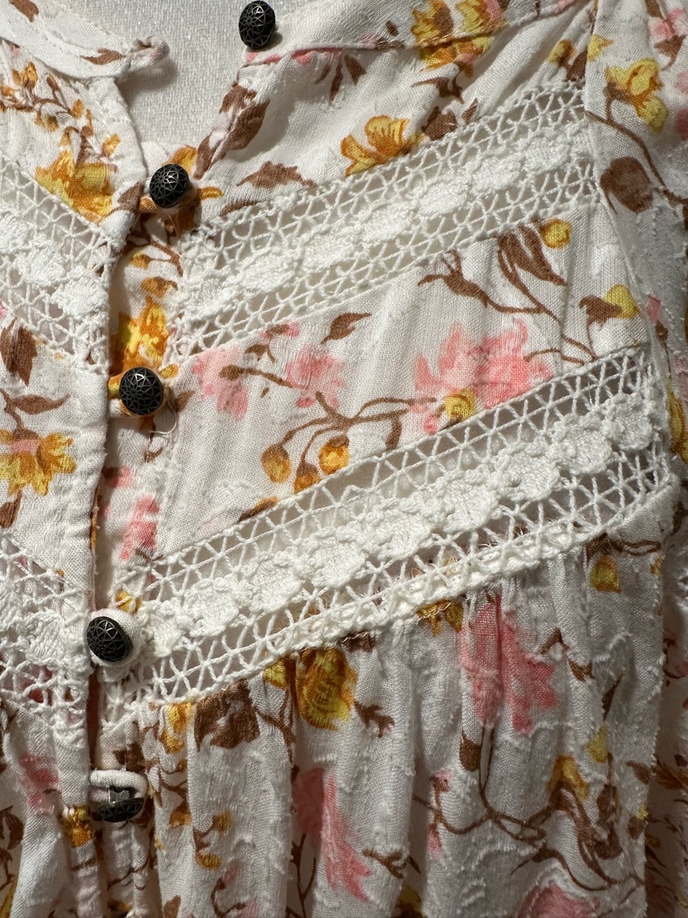 Anthropologie size S Harmony Peasant Blouse in Yellow, Brown, and Pink Floral - Picture 4 of 15